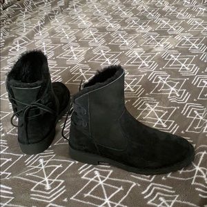 UGG Women’s Naiyah Boot (size 7)